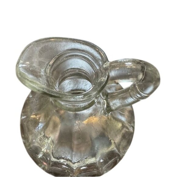 Small Clear Glass Oil/Vinegar Cruet With Handle & Black Screw Cap - Picture 7 of 10
